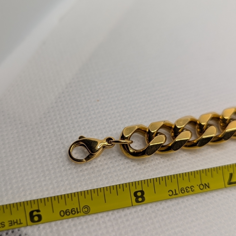 Gold Tone Bracelet with Green Gemstone - Picture 3 of 3